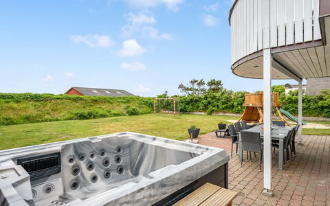 Algut - 200M from the Sea: Cortile, Piscina, Latifoglie, Design, Backyard, Edifici Giardino, Deck, Landscaping, Vasca Idromassaggio