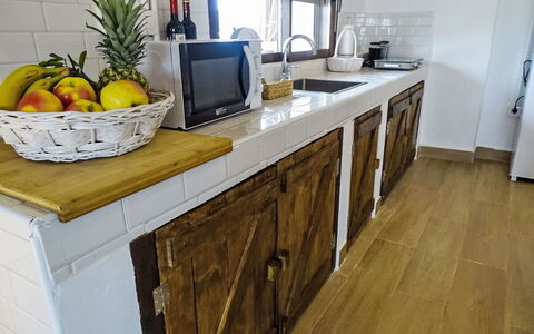 Mar de Cristal Playa Honda 500: Legna, Mobilia, Cabinetry, Pavimentazione, Controsoffitto, Pavimento, Credenza, Cassetto, Color Legno, Cucina