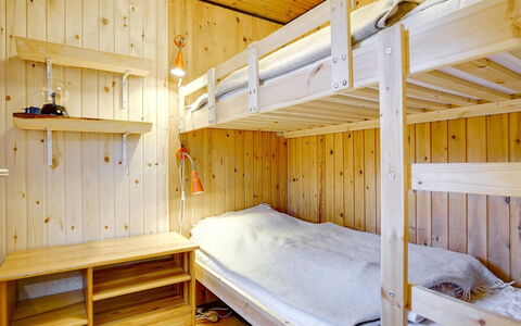 Aasta - 500M from the Sea: Legna, Letto A Castello, Camera Da Letto, Interior Design, Letto, Pavimentazione, Pavimento, Soffitto, Telaio Del Letto, Bedding