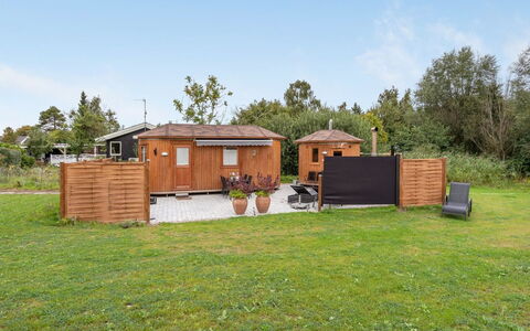 Ingebore - 500M from the Sea: Tetto, Capannone, Lotto, Edifici Giardino, Giardino, Villetta, Backyard, Prato, Cortile, Landscaping