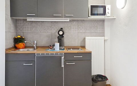 Klaffer am Hochficht 1: Cucina, Elettrodomestico Da Cucina, Controsoffitto, Lavandino Della Cucina, Apparecchio Major, Cabinetry, Mobilia, Elettrodomestico, Lavello, Interior Design