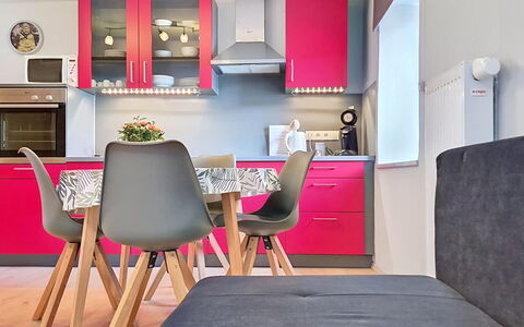 Klaffer am Hochficht 1: Mobilia, Interior Design, Pavimentazione, Camera, Pavimento, Casa, Illuminazione, Sedia, Appartamento, Tavolo