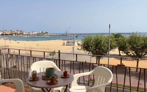 Aubí: Blu, Balcone, Corrimano, Appartamento, Recinzione, Mare, Ricorrere, Condominio, Piscina, Hotel