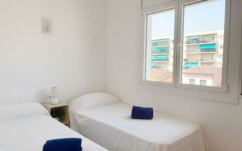 Aubí: Blu, Balcone, Corrimano, Appartamento, Recinzione, Mare, Ricorrere, Condominio, Piscina, Hotel