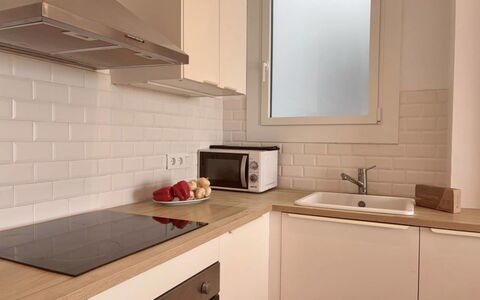 Aubí: Blu, Balcone, Corrimano, Appartamento, Recinzione, Mare, Ricorrere, Condominio, Piscina, Hotel