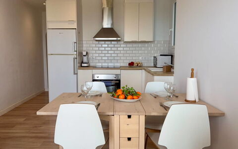 Aubí: Blu, Balcone, Corrimano, Appartamento, Recinzione, Mare, Ricorrere, Condominio, Piscina, Hotel