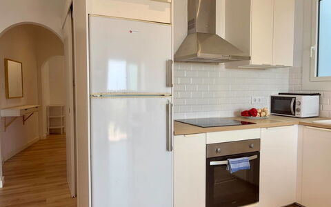 Aubí: Blu, Balcone, Corrimano, Appartamento, Recinzione, Mare, Ricorrere, Condominio, Piscina, Hotel
