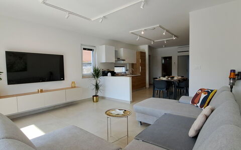 Duplex: Blu, Balcone, Corrimano, Appartamento, Recinzione, Mare, Ricorrere, Condominio, Piscina, Hotel