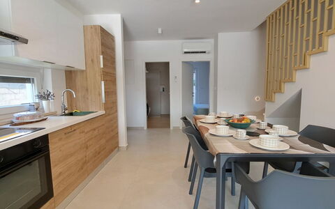 Duplex: Blu, Balcone, Corrimano, Appartamento, Recinzione, Mare, Ricorrere, Condominio, Piscina, Hotel