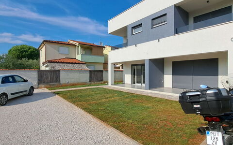 Duplex: Blu, Balcone, Corrimano, Appartamento, Recinzione, Mare, Ricorrere, Condominio, Piscina, Hotel