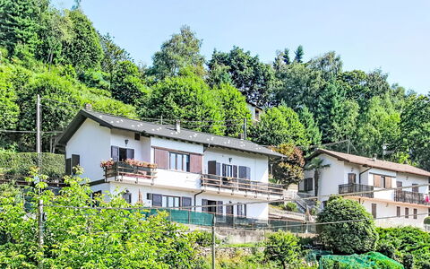 Miazzina 200: Blu, Balcone, Corrimano, Appartamento, Recinzione, Mare, Ricorrere, Condominio, Piscina, Hotel