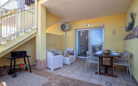 Sunset House Isola Rossa: Blu, Balcone, Corrimano, Appartamento, Recinzione, Mare, Ricorrere, Condominio, Piscina, Hotel