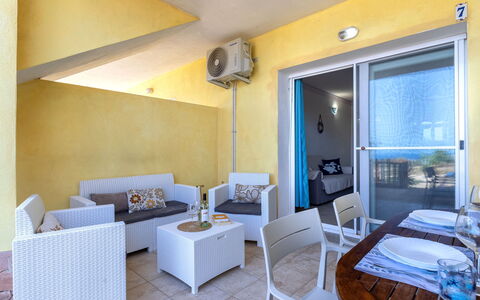 Sunset House Isola Rossa: Blu, Balcone, Corrimano, Appartamento, Recinzione, Mare, Ricorrere, Condominio, Piscina, Hotel
