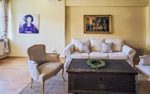 Marktblick: Mobilia, Interior Design, Divano, Parete, Pavimentazione, Pavimento, Legna, Soggiorno, Camera, Cornice