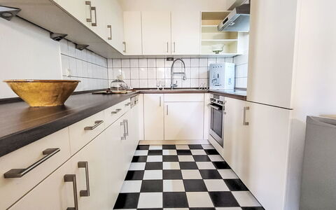Marktblick: Pavimentazione, Pavimento, Cucina, Elettrodomestico Da Cucina, Legna, Interior Design, Controsoffitto, Apparecchio Major, Cabinetry, Mobilia