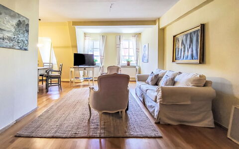 Marktblick: Interior Design, Pavimentazione, Mobilia, Pavimento, Divano, Soffitto, Pavimento In Legno, Legna, Camera, Soggiorno