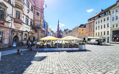 Marktblick: Costruzione, Città, Zona Urbana, Finestra, Cittadina, Spazio Pubblico, Manto Stradale, Strada, Facciata, Quartiere