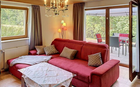 Janike: Mobilia, Interior Design, Divano, Pavimentazione, Pavimento, Camera, Legna, Soggiorno, Soffitto, Tavolo