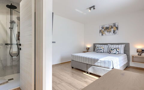 Laluma: Mobilia, Interior Design, Pavimentazione, Letto, Pavimento, Camera Da Letto, Camera, Legna, Soffitto, Tessile