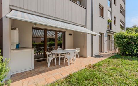 Michelon: Shade, Balcone, Design, Pianta Della Casa, Tenda, Struttura Esterna, Cortile, Vaso Di Fiori