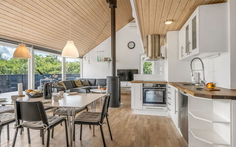 Tuva - 3.5Km from the Sea: Interior Design, Pavimentazione, Legna, Mobilia, Soffitto, Pavimento, Pavimento In Legno, Cucina, Cucina & Sala Da Pranzo Tavolo, Sedia