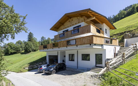Eberharter am Schweinberg: Casa, Casa, Tetto, Villetta, Hill Station, Pendenza, Villaggio, Portico, Paesino Di Montagna, Balcone