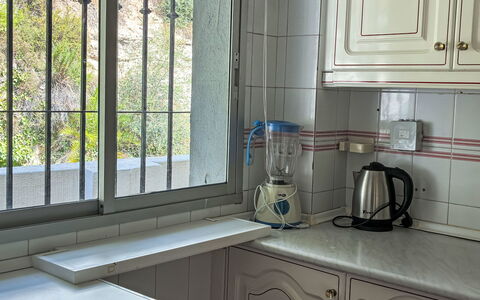 Los Arcos: Lavandino Della Cucina, Cucina, Controsoffitto, Lavello, Idraulico Fixture, Rubinetto, Elettrodomestico Da Cucina, Idraulico, Cabinetry
