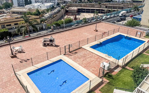 Los Arcos: Zona Residenziale, Quartiere, Spazio Pubblico, Appartamento, Urban Design, Piscina, Condominio, Shade, Hotel, Parcheggio