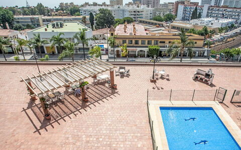 Los Arcos: Cittadina, Zona Residenziale, Spazio Pubblico, Piscina, Urban Design, Insediamento Umano, Appartamento, Shade, Uso Misto, Condominio