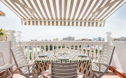 Los Arcos: Mobilia, Tenda, Sedia, Balcone, Mobili Da Esterno, Tavolo Esterno, Struttura Esterna, Shade, Design, Hotel