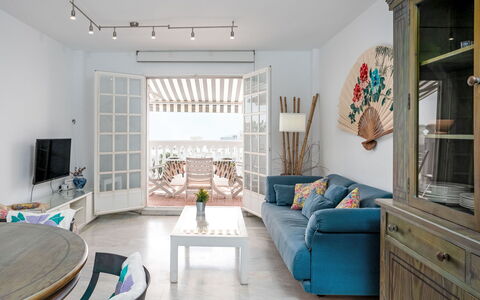 Los Arcos: Mobilia, Interior Design, Pavimentazione, Pavimento, Legna, Divano, Tavolo, Sedia, Soggiorno, Soffitto