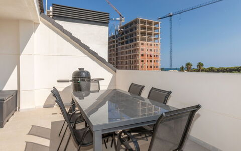 Sol Y Mar i: Pavimento, Pavimentazione, Appartamento, Balcone, Sedia, Design, Illuminazione Diurna, Piastrella, Pavimento In Legno, Attico