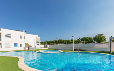 Sol Y Mar i: Blu, Piscina, Zona Residenziale, Ricorrere, Hotel, Estate, Erba Sintetica, Shade, Landscaping, Resort Citta '