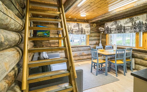 Nelostupa B: Legna, Soffitto, Pavimentazione, Interior Design, Casa, Pavimento, Log Cabin, Villetta, Plank, Color Legno