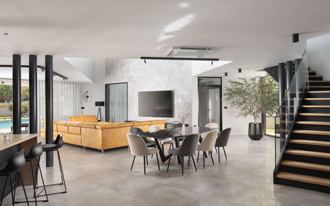 Villa H2: Pavimentazione, Pavimento, Interior Design, Mobilia, Soffitto, Sedia, Piastrella, Soggiorno