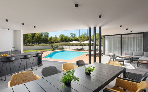 Villa H2: Interior Design, Mobilia, Piscina, Pavimentazione, Casa, Pavimento, Mobili Da Esterno, Sedia, Shade, Ricorrere