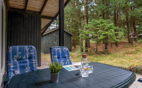 Hardina - 1Km from the Sea: Legna, Villetta, Casa, Edifici Giardino, Raccordo, Portico, Shade, Log Cabin, Backyard, Capannone