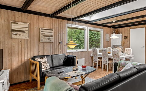 Hardina - 1Km from the Sea: Legna, Interior Design, Soffitto, Pavimentazione, Pavimento, Mobilia, Camera, Casa, Divano, Soggiorno