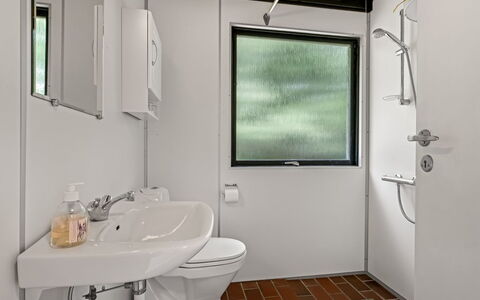 Hardina - 1Km from the Sea: Idraulico Fixture, Bagno, Idraulico, Lavello, Lavandino Del Bagno, Rubinetto, Gabinetto, Toilet Seat, Pianta Della Casa