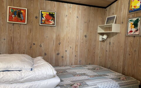 Hardina - 1Km from the Sea: Camera Da Letto, Legna, Letto, Lenzuolo, Mobilia, Pavimentazione, Interior Design, Pavimento, Bedding, Camera