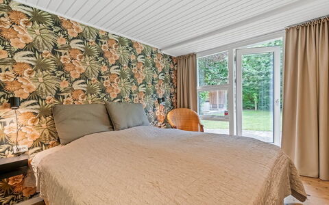Matthea - 2.9Km from the Sea: Legna, Interior Design, Pavimentazione, Pavimento, Camera Da Letto, Mobilia, Soffitto, Letto, Lenzuolo, Camera