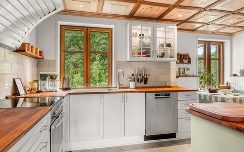 Ajna - 20.9Km from the Sea: Cucina, Controsoffitto, Pavimentazione, Interior Design, Elettrodomestico Da Cucina, Cabinetry, Legna, Mobilia, Pavimento, Apparecchio Major
