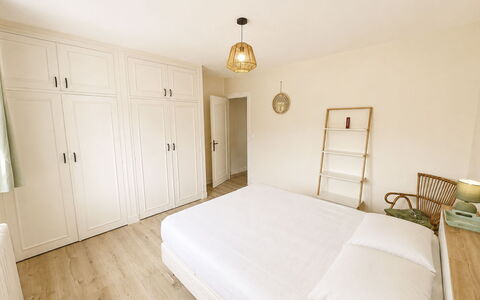 Les Glaieuls: Mobilia, Pavimentazione, Interior Design, Pavimento, Legna, Camera Da Letto, Letto, Pavimento In Legno, Camera, Soffitto