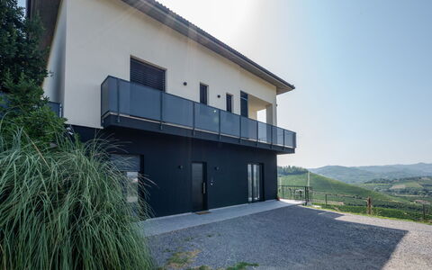 Serracapelli: Balcone, Corrimano, Portico, Recinzione