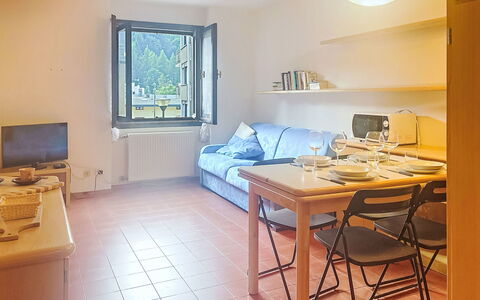 Ai Pascoli: Interior Design, Mobilia, Camera, Soffitto, Appartamento, Pavimento, Pavimentazione, Casa, Soggiorno, Divano