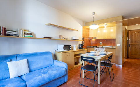 Ai Pascoli: Interior Design, Legna, Pavimentazione, Camera, Soffitto, Pavimento, Mobilia, Appartamento, Casa, Soggiorno