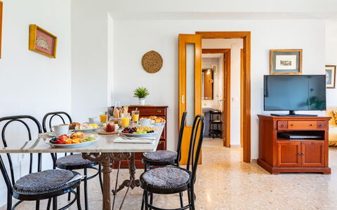 Mare Nostrum: Mobilia, Interior Design, Legna, Pavimentazione, Tavolo, Sala Da Pranzo, Cucina & Sala Da Pranzo Tavolo, Camera, Illuminazione, Soffitto