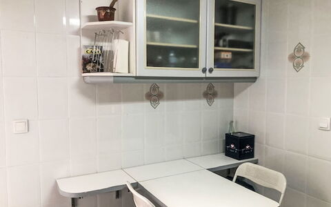 Mare Nostrum: Mobilia, Pavimentazione, Interior Design, Pavimento, Cucina, Camera, Elettrodomestico Da Cucina, Cabinetry, Controsoffitto, Credenza