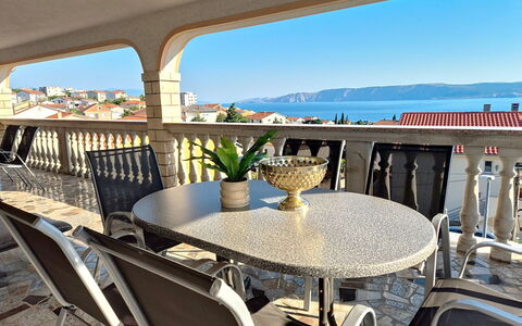 Novi Vinodolski 310: Mobilia, Balcone, Mobili Da Esterno, Appartamento, Ricorrere, Sedia, Portico, Shade, Tavolo Esterno, Pianta Della Casa