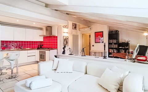 Le Falesie: Mobilia, Interior Design, Divano, Pavimentazione, Soffitto, Pavimento, Soggiorno, Appartamento, Camera, Casa